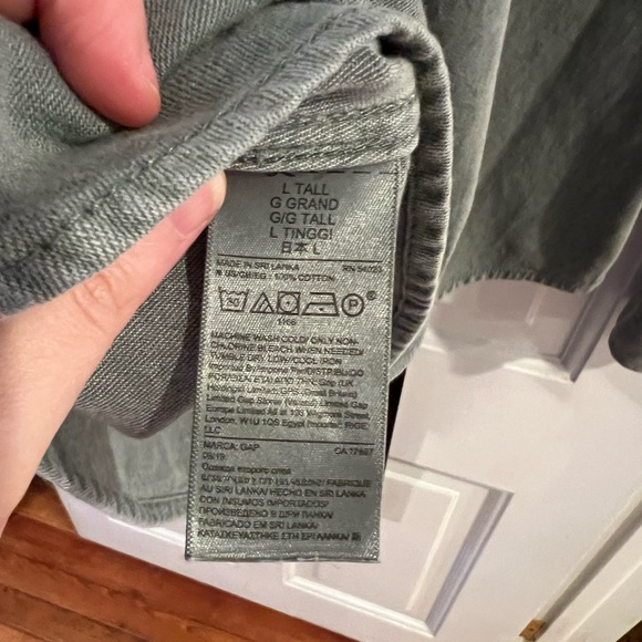 NWOT green Gap denim shirt, size large tall - Picture 5 of 5